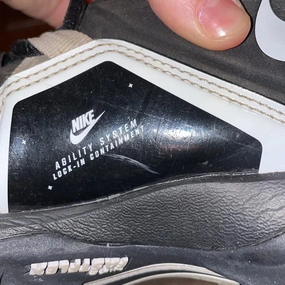 Nike FastFlex cleats Black and White Athletic Shoes Mens size 8 - Picture 3 of 5